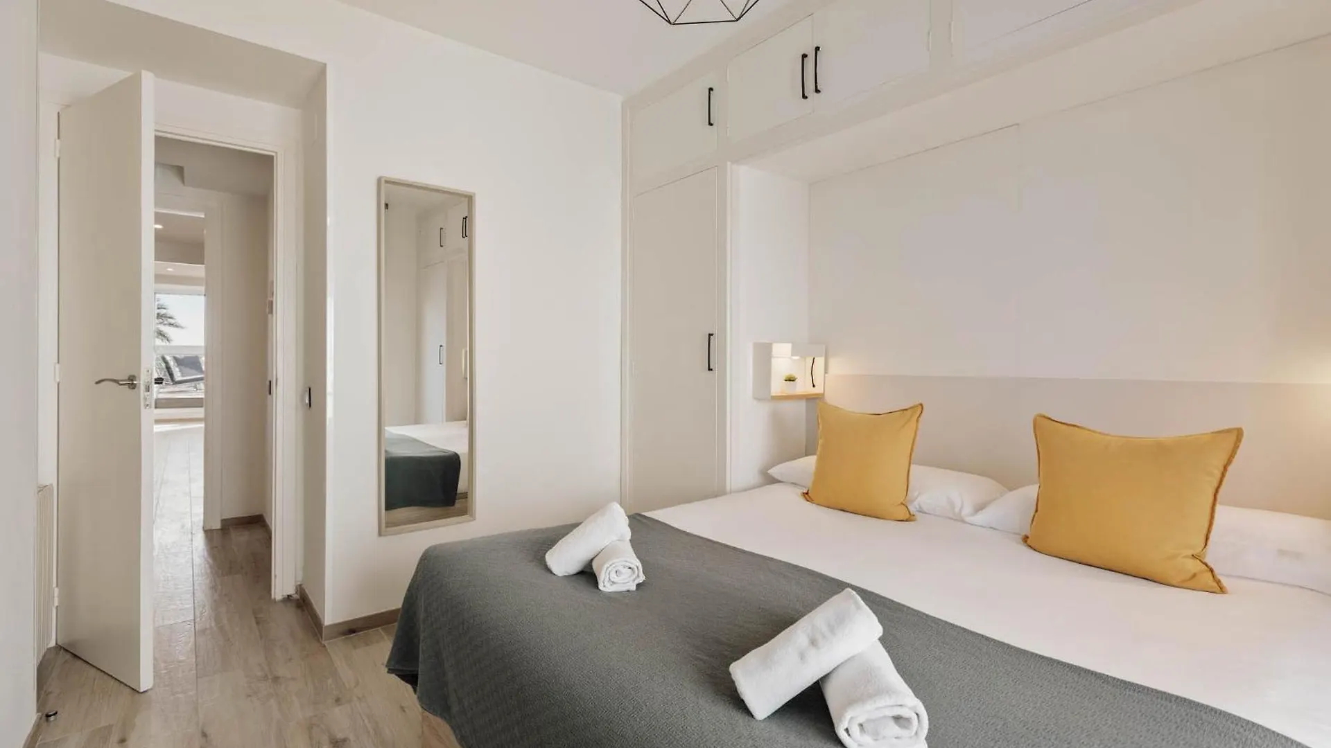 Sitges Group Ocean Apartment Spain